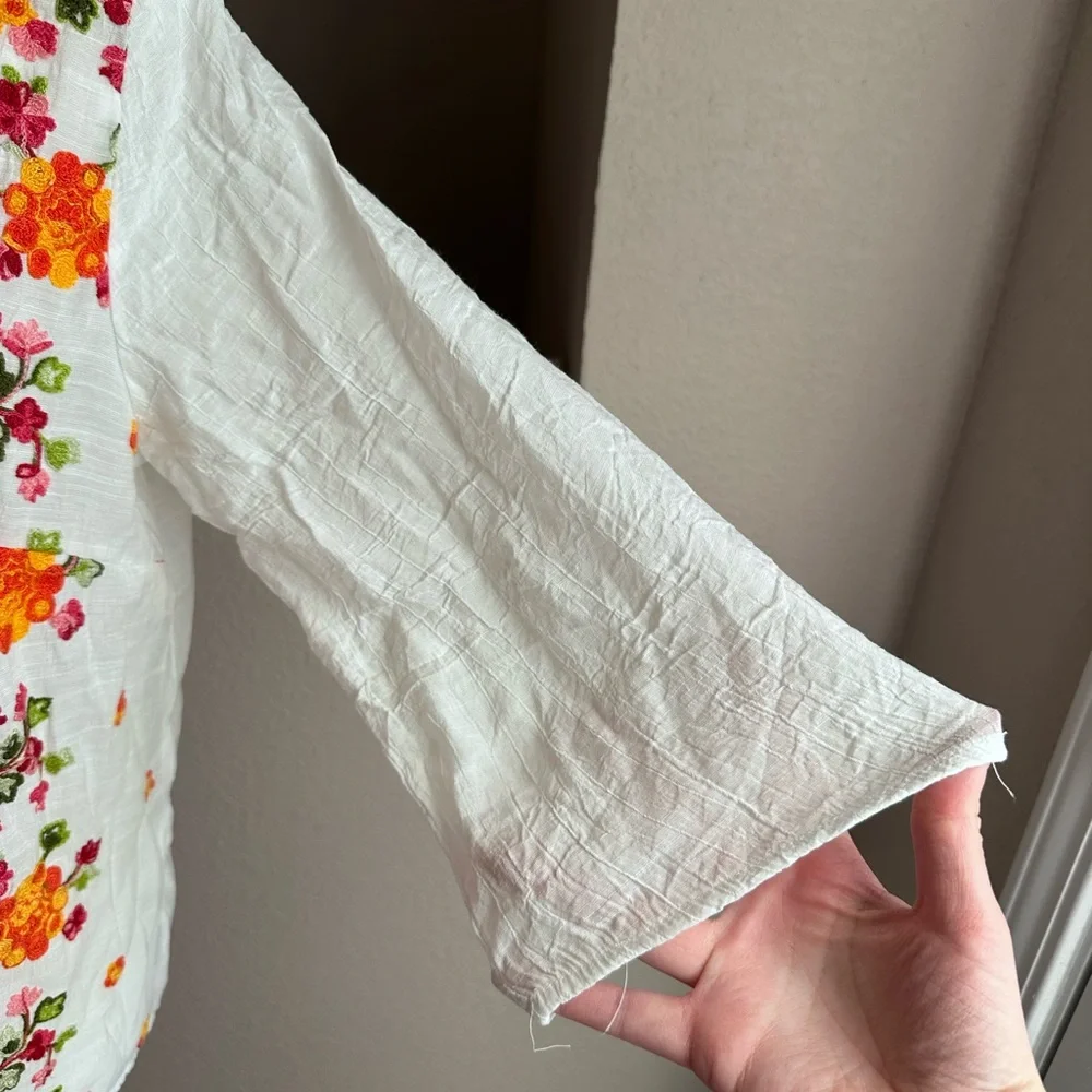 Embroidered Floral Blouse - Picture 3 of 12